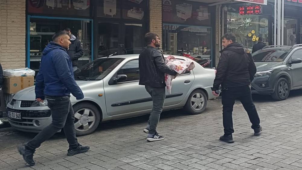 Turgutlu&rsquo;da 3 aylık bebek yatağında &ouml;l&uuml; bulundu
