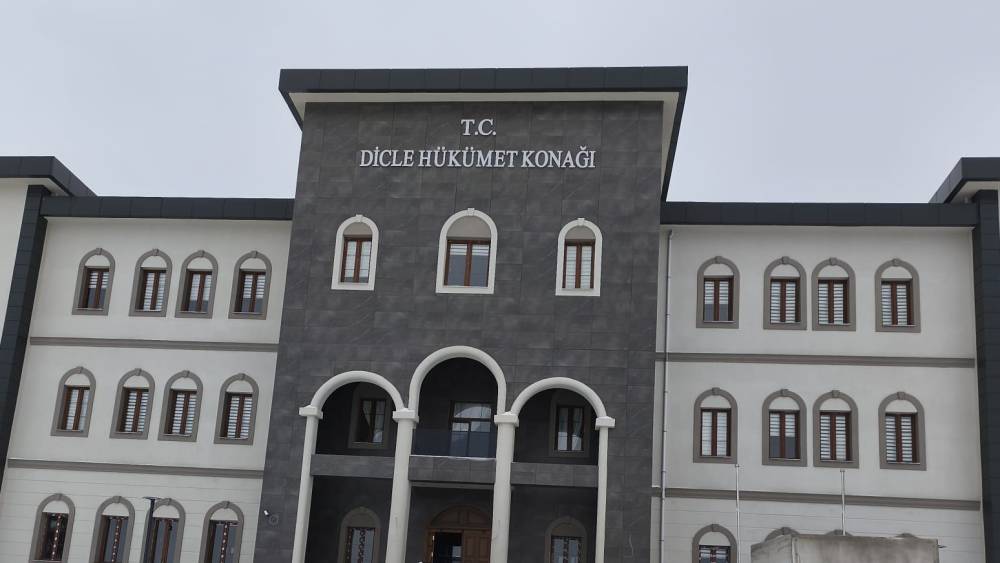 Dicle&rsquo;de 1 yılda 6 bin 519 adet k&ouml;k kenevir ele ge&ccedil;irildi
