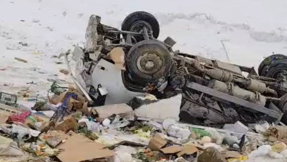 Y&uuml;ksekova&rsquo;da kamyonet şarampole yuvarlandı: 1 kişi yaralandı
