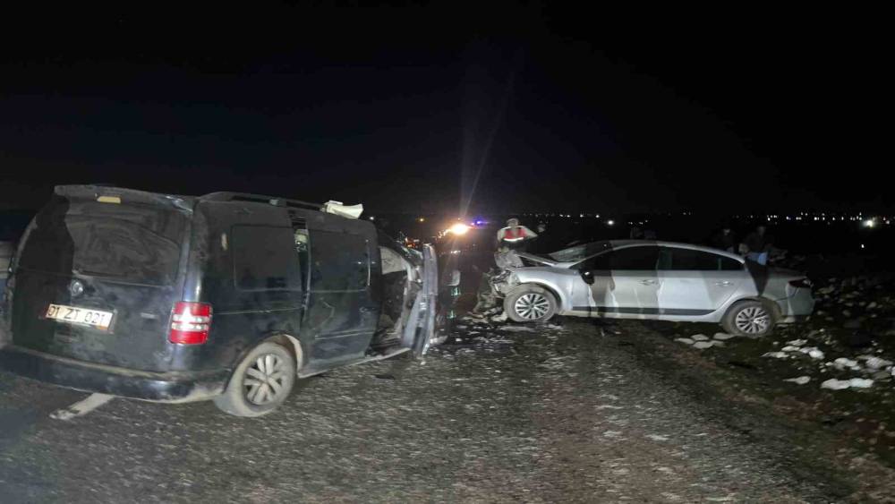 Diyarbakır&rsquo;da iki otomobilin &ccedil;arpıştığı kazada &ouml;l&uuml; sayısı 5&rsquo;e y&uuml;kseldi
