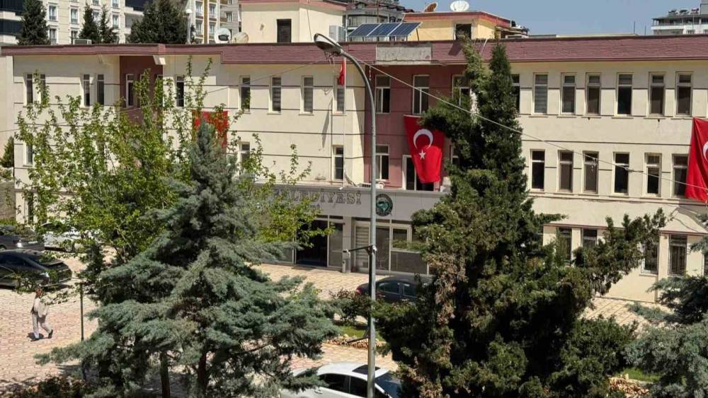 EGM&rsquo;den Halfeti Belediyesine operasyon paylaşımı
