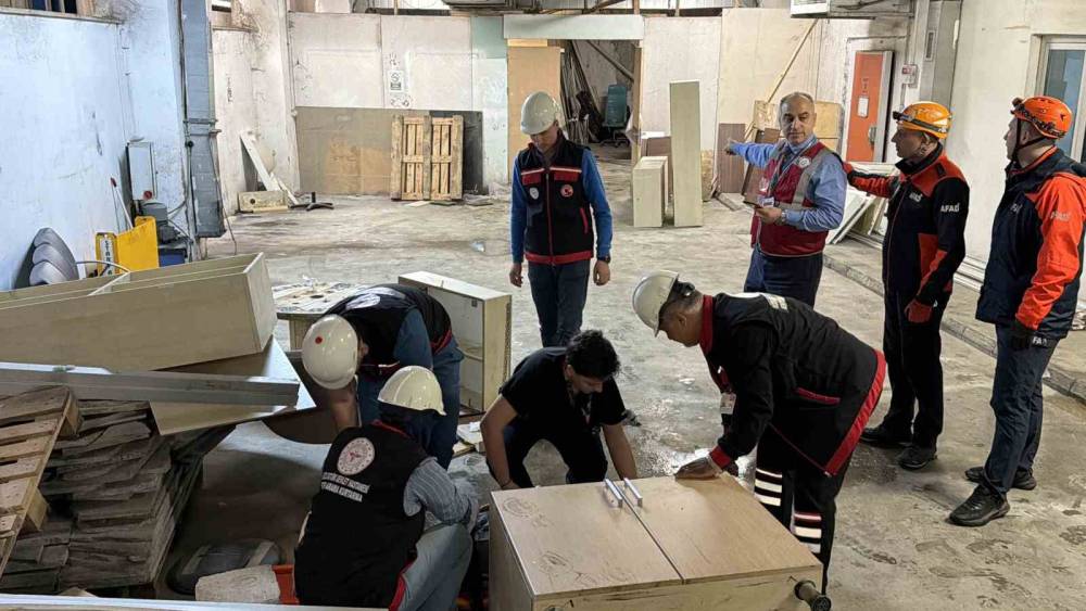 D&uuml;zce Atat&uuml;rk Devlet Hastanesi&rsquo;nde deprem tatbikatı ger&ccedil;eği aratmadı

