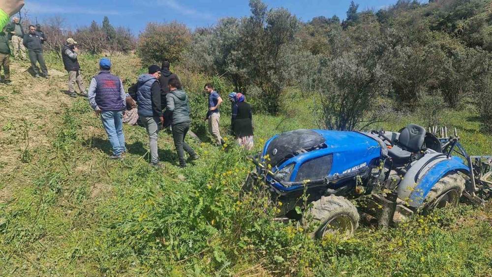 Trakt&ouml;r kazasında ağır yaralan s&uuml;r&uuml;c&uuml; hayatını kaybetti
