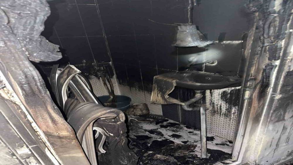 Diyarbakır&rsquo;da otel odasında yangın: 3 kişi kurtarıldı
