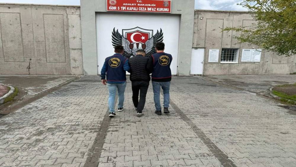 Iğdır&rsquo;da 11 yıl 1 ay hapis cezası bulunan şahıs yakalandı
