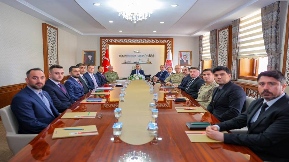 Bayburt&rsquo;ta bayram &ouml;ncesi g&uuml;venlik ve trafik tedbirleri toplantıda ele alındı
