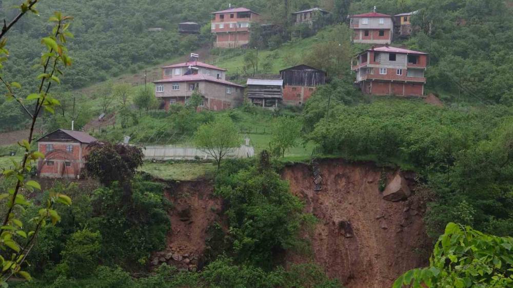 Heyelan tehlikesi altındaki evler boşaltıldı
