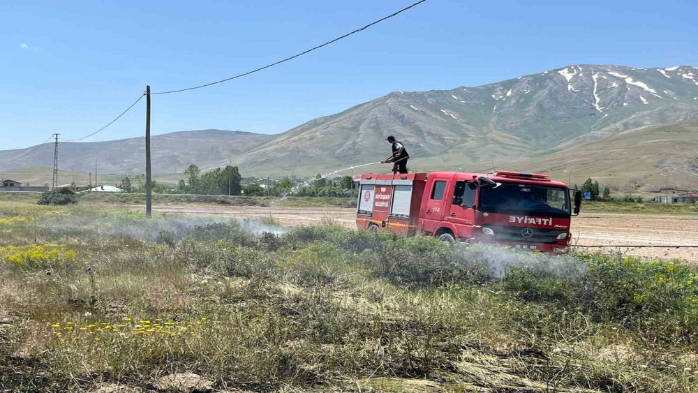 Van&rsquo;da anız yangını
