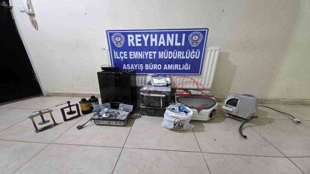 Ka&ccedil;ak at&ouml;lyede diş protezi ve implant &uuml;reten işletmeye baskın
