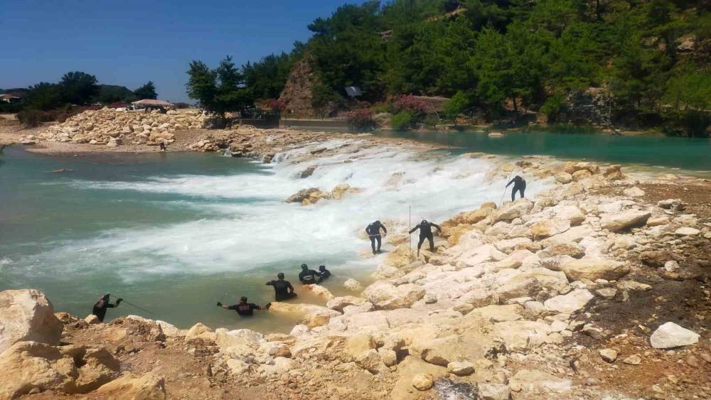 Manavgat&rsquo;ta &ccedil;ayda kaybolan gen&ccedil; 13 g&uuml;nd&uuml;r aranıyor
