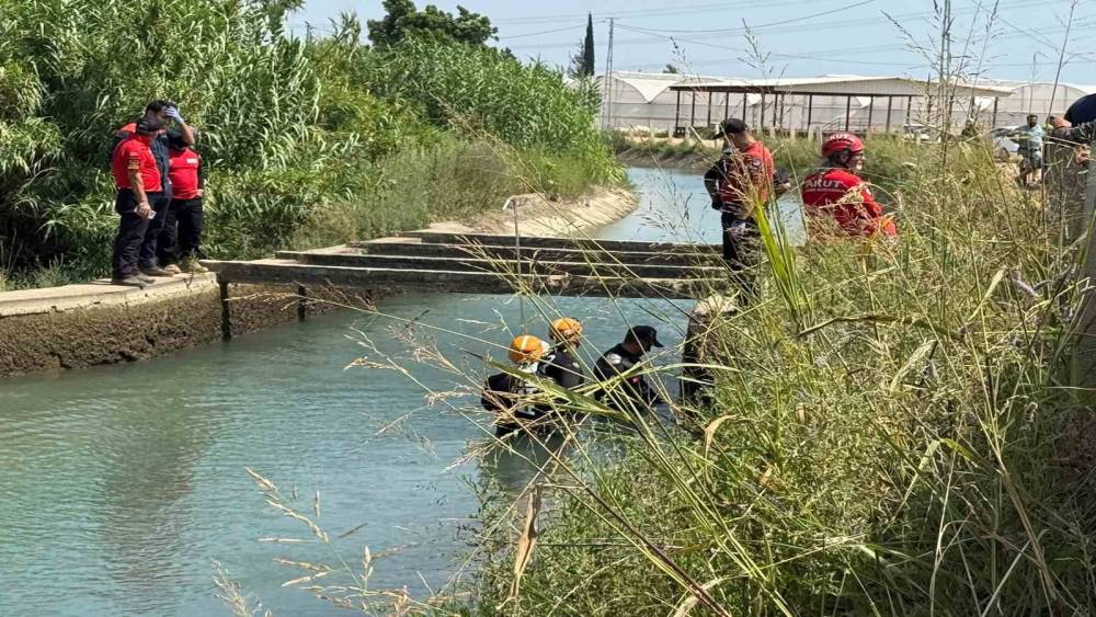 Sulama kanalında aranan sera iş&ccedil;isinden acı haber geldi, yakınları sinir krizi ge&ccedil;irdi
