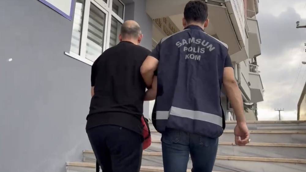 21 yıl 8 ay ve 31 yıl 8 ay 35 g&uuml;n hapis cezasıyla aranan iki h&uuml;k&uuml;ml&uuml; yakalandı
