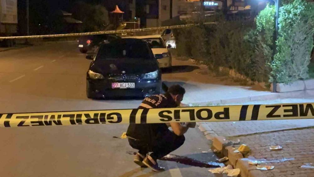 Baba-oğul arasında &lsquo;sigara parası&rsquo; kavgası: 1&rsquo;i ağır 2 yaralı
