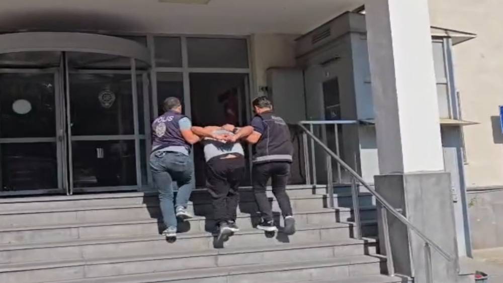 2 su&ccedil;tan aranan h&uuml;k&uuml;ml&uuml; yakalandı
