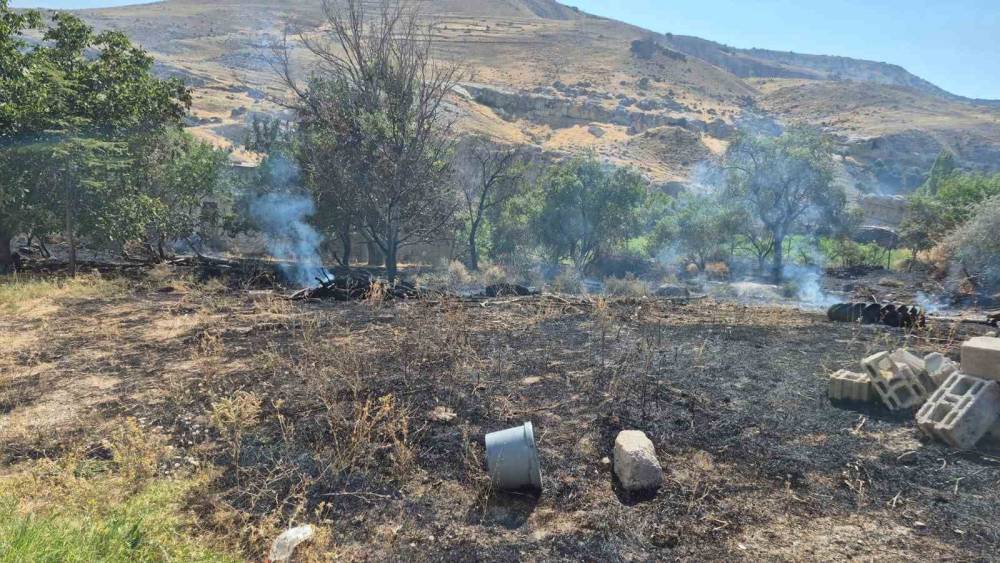Kayseri&rsquo;de yangına m&uuml;dahale ederken fenalaşan vatandaş hayatını kaybetti
