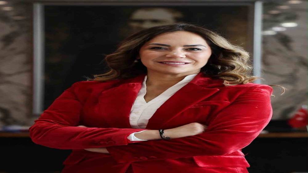 Tekirdağ B&uuml;y&uuml;kşehir Belediye Başkanı Y&uuml;ceer, CHP&rsquo;den istifa ederek YENİ Parti&rsquo;ye ge&ccedil;ti
