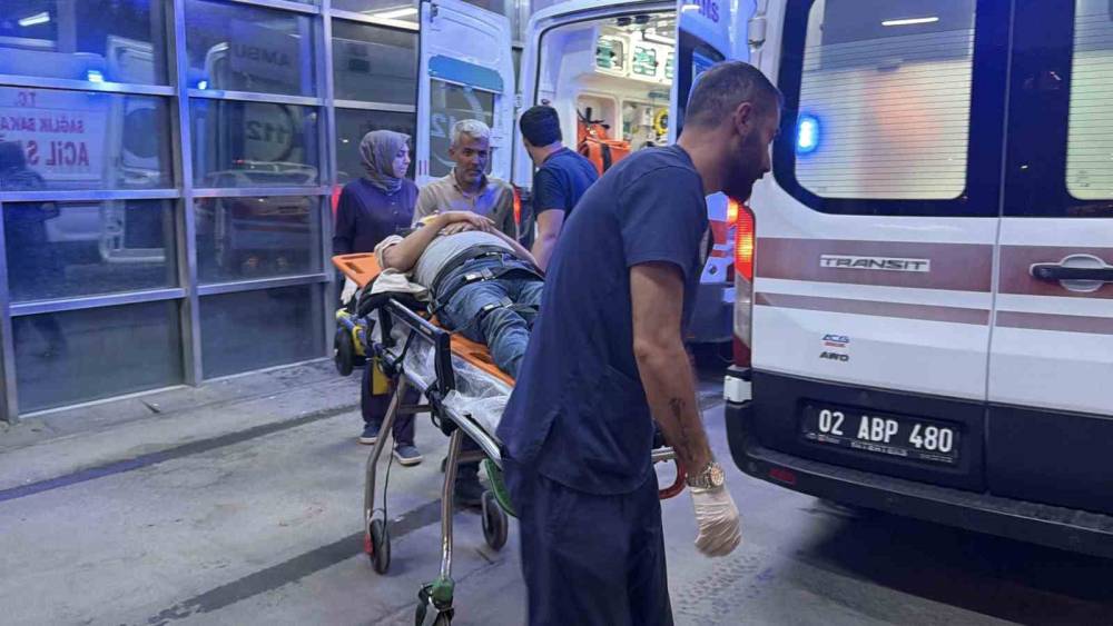 Devrilen ATV&rsquo;nin alkoll&uuml; s&uuml;r&uuml;c&uuml;s&uuml; yaralandı
