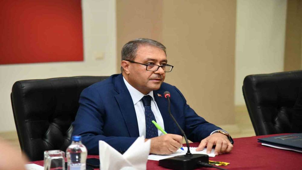 Şanlıurfa Valisi Hasan Şıldak ve Belediye Başkanı G&uuml;rpınar&rsquo;dan deprem a&ccedil;ıklaması
