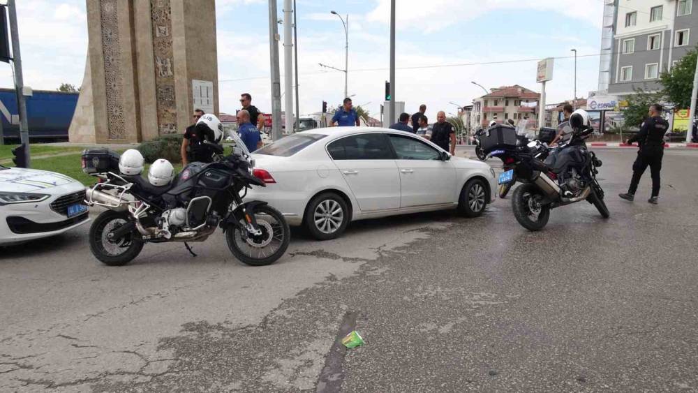Malatya&rsquo;da &ouml;ğretmene &ouml;l&uuml;m tehdidi iddiası okulu karıştırdı

