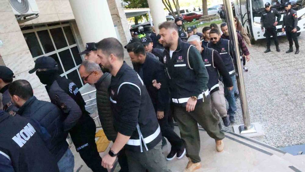 Milas Belediyesi operasyonunda 18 tutuklama
