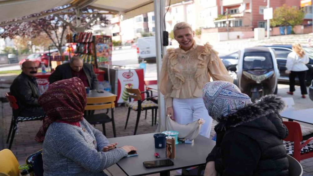 H&uuml;rriyet Mahallesi sakinleriyle bir araya geldi
