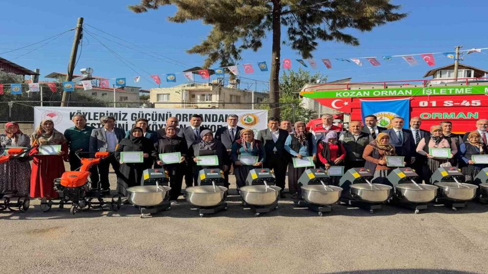 Kozan&rsquo;da 27 kadına 840 bin liralık makine desteği
