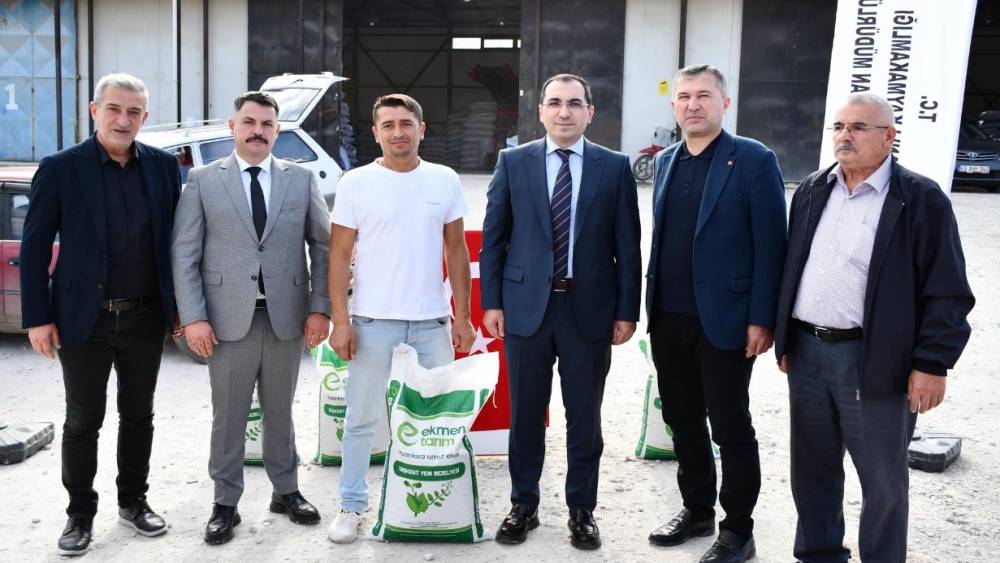 8 Bin 350 kilogram yem bezelyesi tohumu hibe edildi
