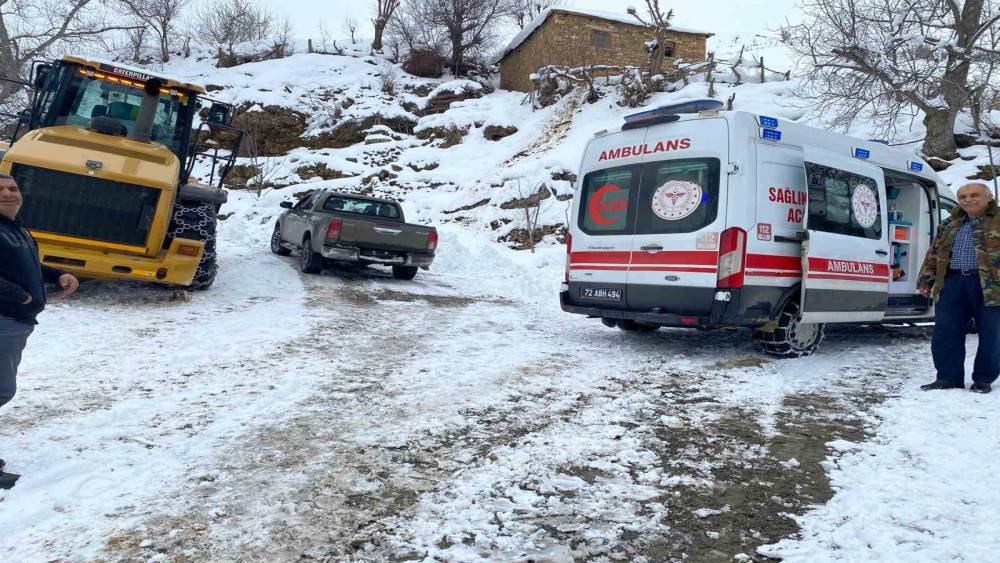 Sason&rsquo;da ekiplerin zorlu kış mesaisi
