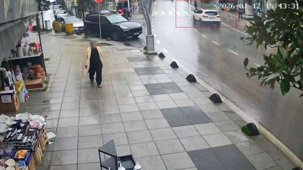 Yaya ge&ccedil;idindeki kazada 12 g&uuml;nd&uuml;r yaşam m&uuml;cadelesi veren kadın hayatını kaybetti
