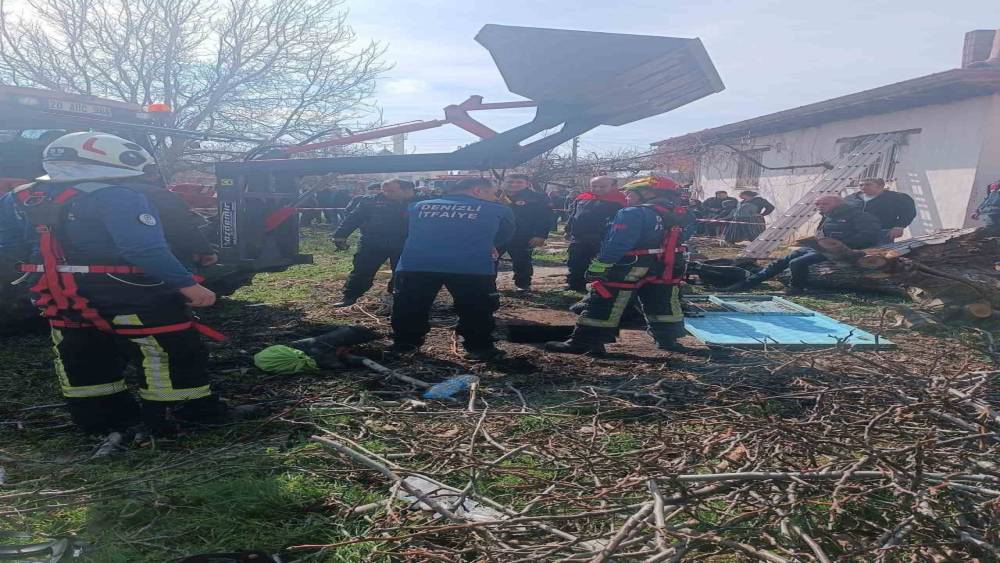 Ağa&ccedil; dalı toplayan kadın 20 metrelik su kuyusuna d&uuml;şt&uuml;
