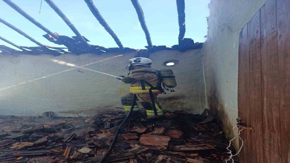 Reyhanlı&rsquo;da m&uuml;stakil ev yandı
