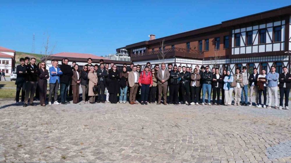 Yalova OSB&rsquo;den TEKNOFEST yolunda gen&ccedil;lere g&uuml;&ccedil;l&uuml; destek
