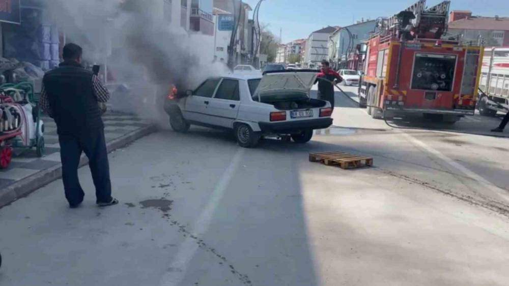 Seyir halindeki ara&ccedil;ta yangın paniği
