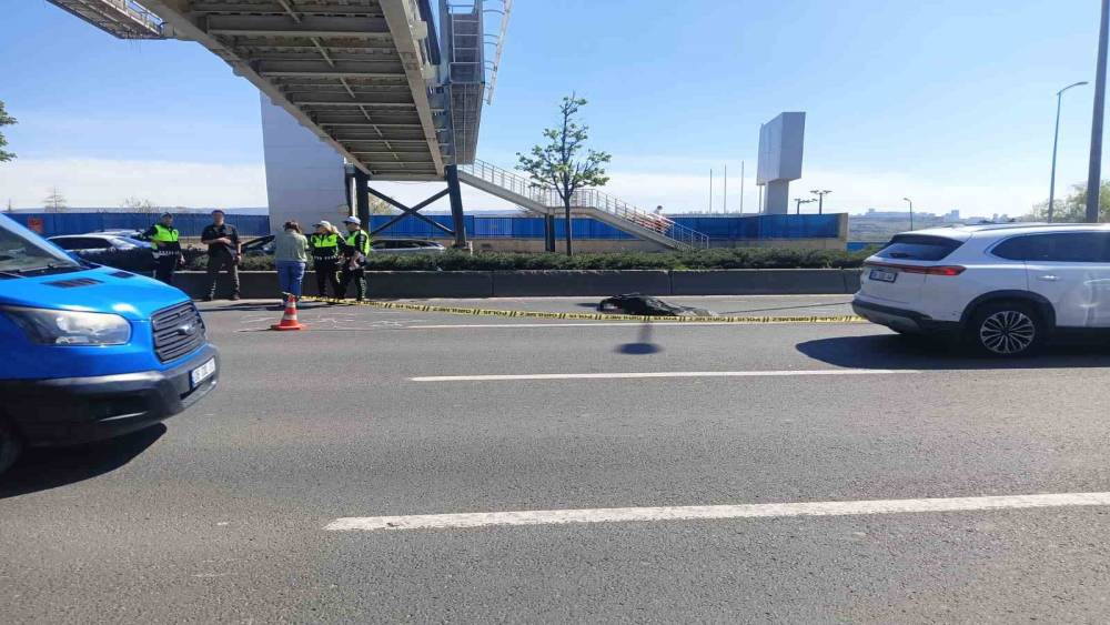 Ankara&rsquo;da &uuml;st ge&ccedil;itten d&uuml;şen iş&ccedil;iyi otomobil ezdi
