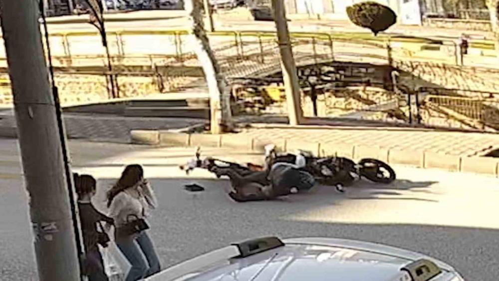 Kastamonu&rsquo;da motosiklet ile scooter &ccedil;arpıştı: 9 yaşındaki &ccedil;ocuk ağır yaralandı
