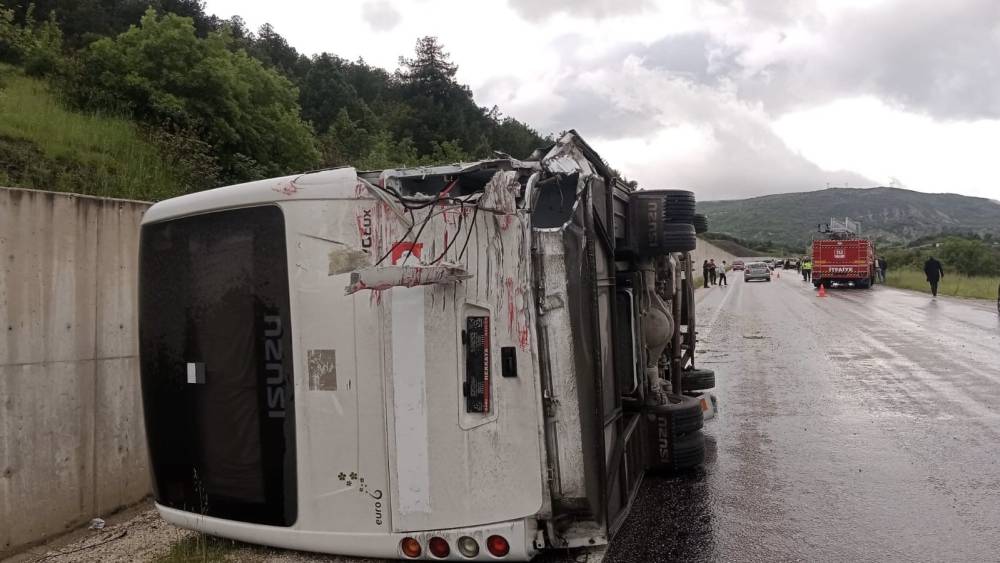 Tokat&rsquo;ta minib&uuml;s devrildi: 4 yaralı
