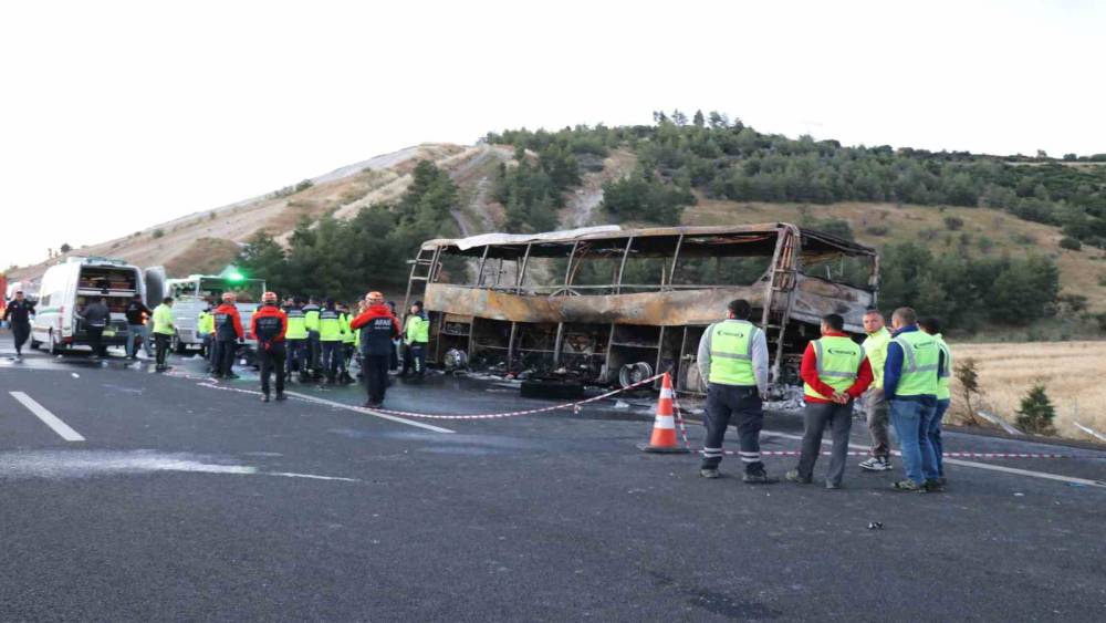 Denizli&rsquo;deki otob&uuml;s faciasında hayatının kaybedenlerin sayısı 9&rsquo;a &ccedil;ıktı
