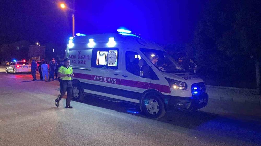 Karaman&rsquo;da otomobille &ccedil;arpışan elektrikli bisikletin s&uuml;r&uuml;c&uuml;s&uuml; yaralandı
