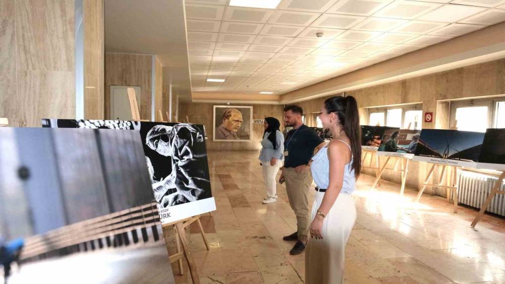 BU&Uuml;&rsquo;de fotoğraf sanatıyla kadın sağlığına vurgu
