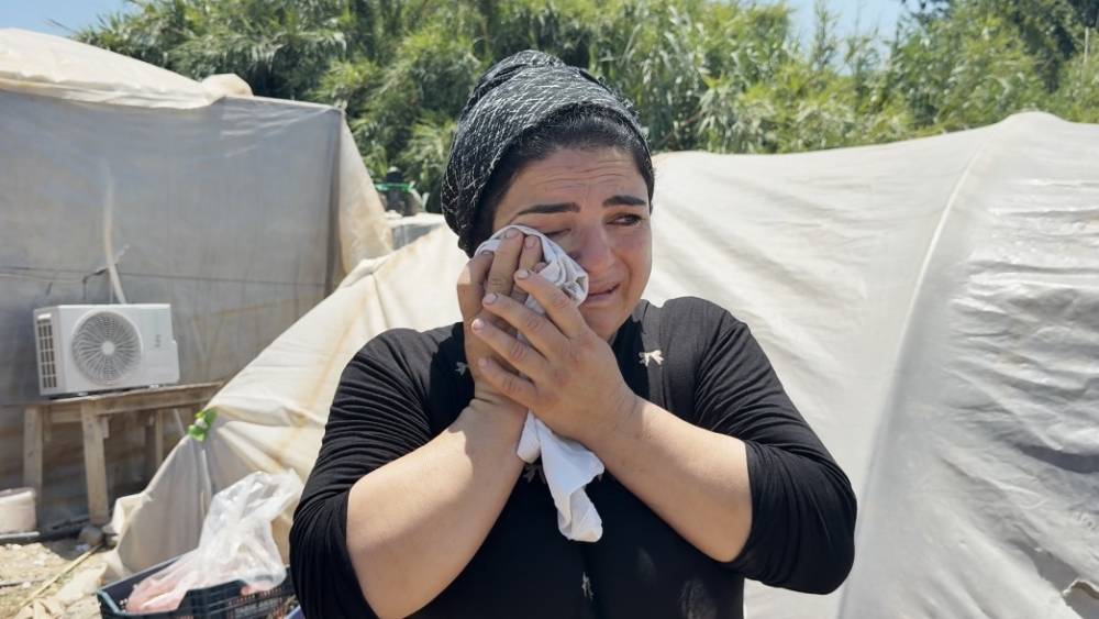 Tarım iş&ccedil;isi annenin yangın g&ouml;zyaşları: 7 yıldır kaldığı konteyner g&ouml;zleri &ouml;n&uuml;nde k&uuml;le d&ouml;nd&uuml;
