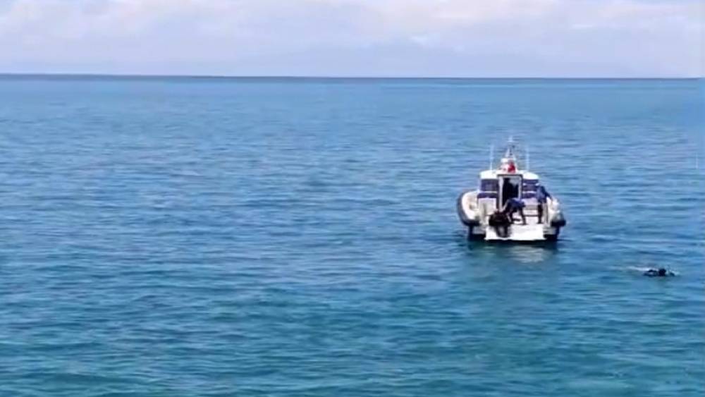 Otomobil Van G&ouml;l&uuml;&rsquo;ne u&ccedil;tu: S&uuml;r&uuml;c&uuml; yaralı kurtarıldı
