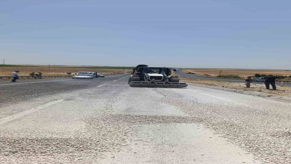 Diyarbakır&rsquo;da hafriyat kamyonu devrildi: 1 yaralı

