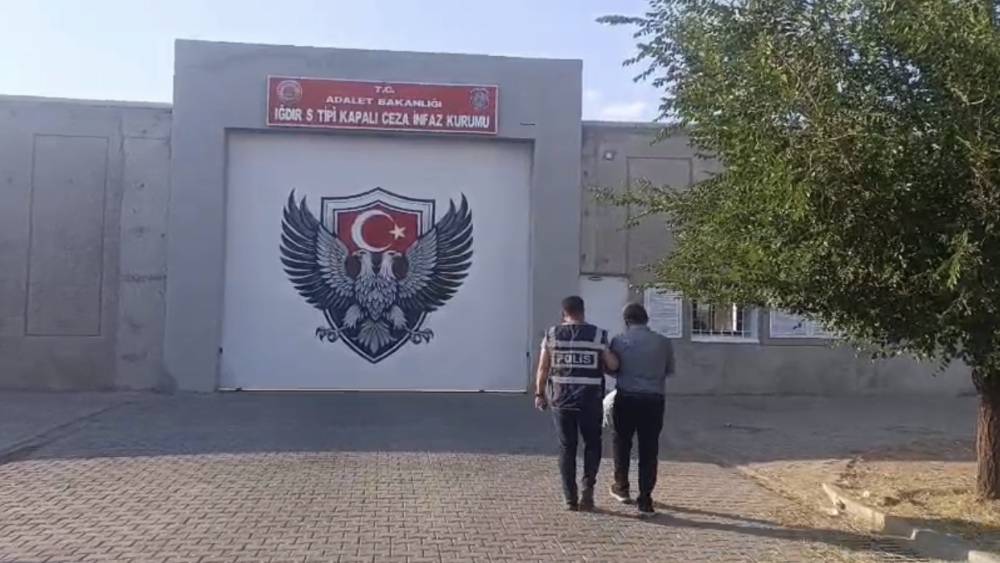 18 yıl 7 ay hapis cezasıyla aranan h&uuml;k&uuml;ml&uuml; Iğdır&rsquo;da yakalandı
