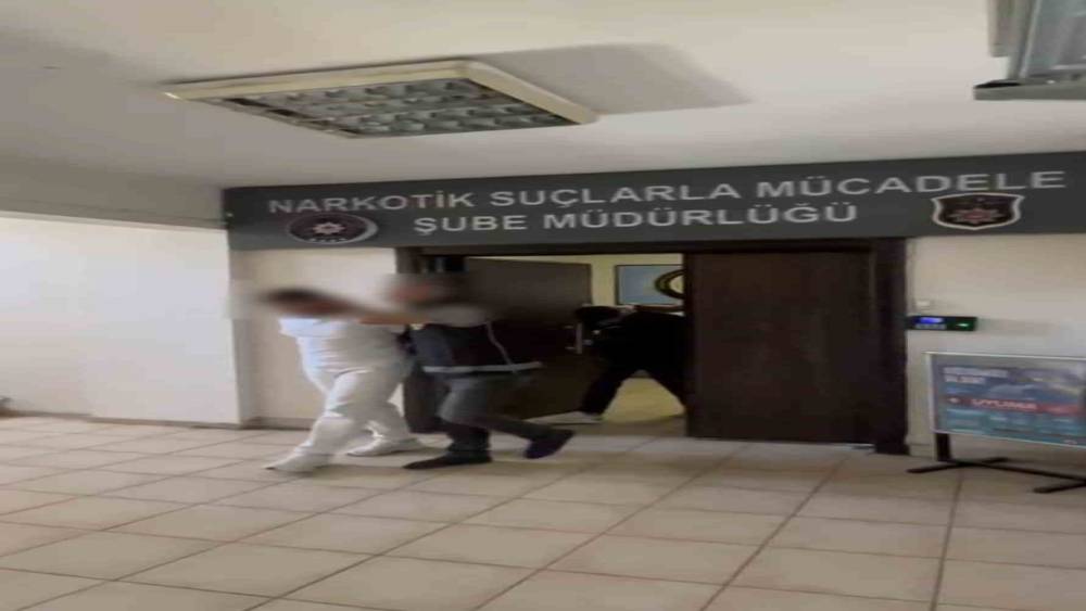 Tunceli&rsquo;de 908 gram esrar ele ge&ccedil;irildi
