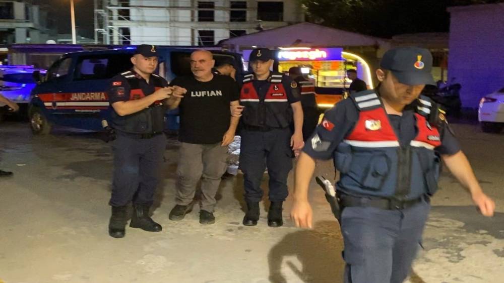 Adli kontrolle serbest kalan &uuml;nl&uuml; y&ouml;netmen Ezel Akay: "Mahkeme sonunda her şeyi &ouml;ğreneceksiniz"
