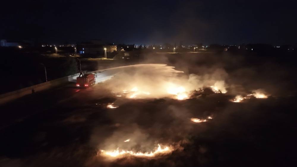 Aksaray&rsquo;da alevlerin y&uuml;kseldiği ot yangını korkuttu
