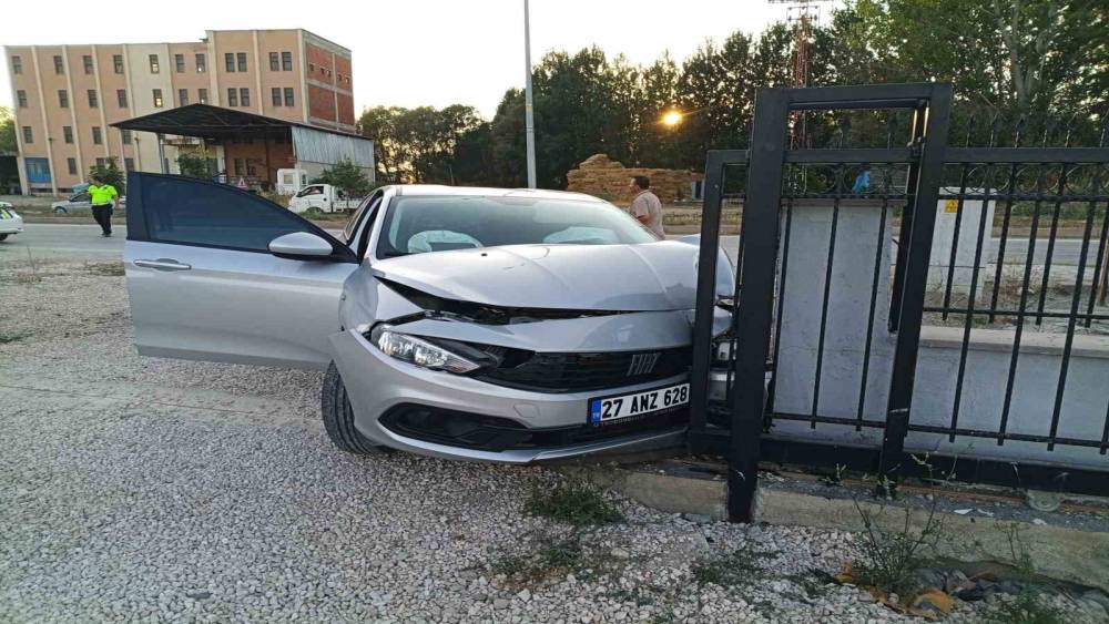 Bilecik&rsquo;te feci kaza; 1&rsquo;i ağır 4 yaralı
