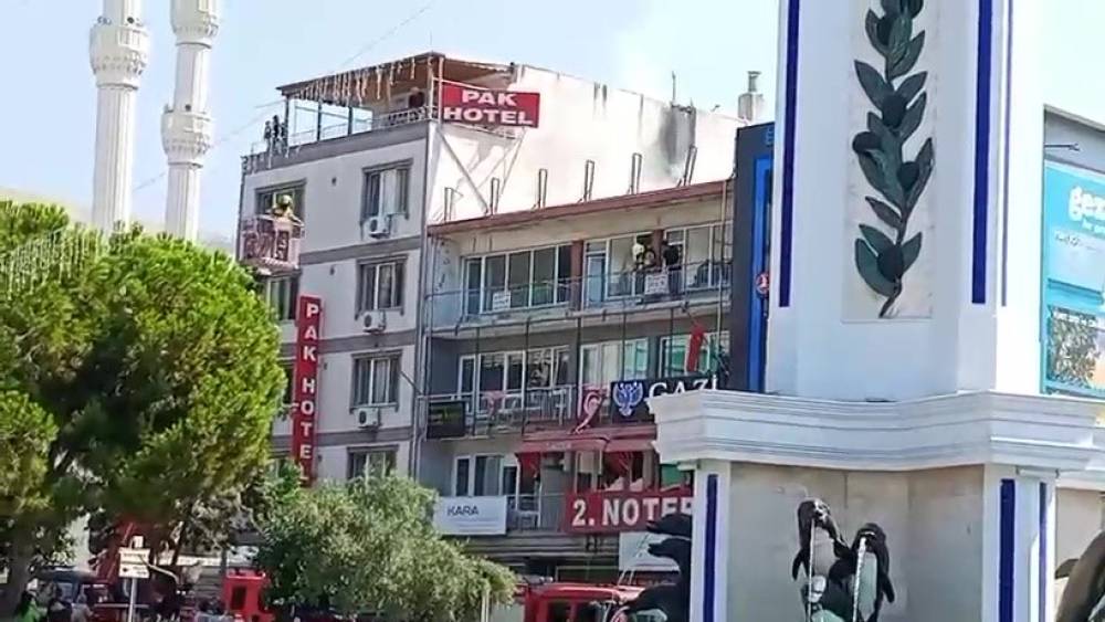 Gemlik&rsquo;de pasajın &ccedil;atısında yangın paniği
