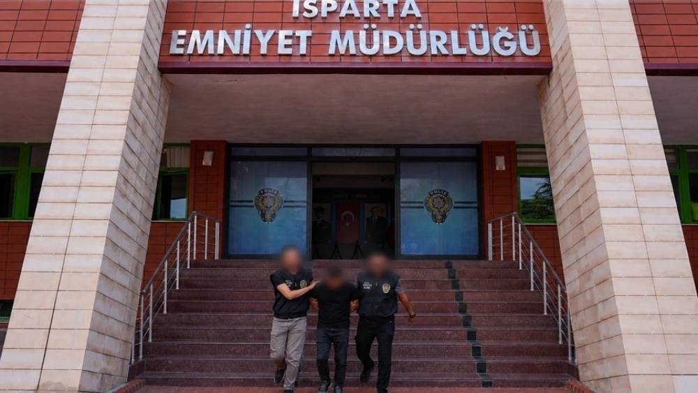 Isparta&rsquo;da 20 yıl 9 ay 12 g&uuml;n hapis cezasıyla aranan şahıs yakalandı
