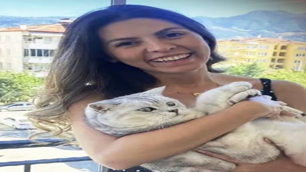 Yolun karşısına ge&ccedil;mek isterken otomobilin &ccedil;arptığı kadın hayatını kaybetti
